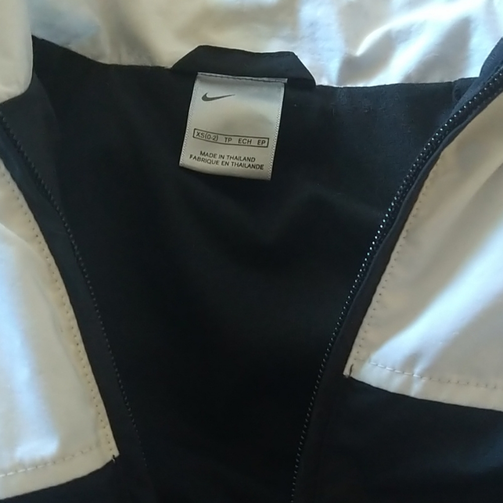 Nike xs women's windbreaker